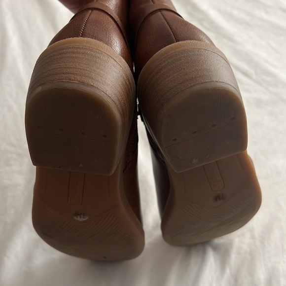 Bare traps like new booties, cognac color. Only worn a few times. - Picture 2 of 5